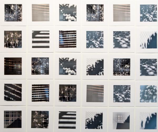 Lumières et ombres ensemble, 2020, Tirages sur papier photo brillant, 60 x 12 x 12 cm 